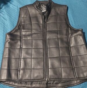 No Boundaries Women's Dark Faux Leather Quilted Vest